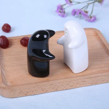 Black and white hug Salt Pepper Shakers 100SET/LOT wedding favor party birthday gift children guest gift present
Black and white hug Salt Pepper Shakers 100SET/LOT wedding favor party birthday gift children guest gift present