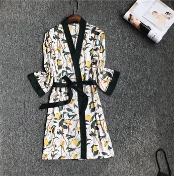 New Print Bride Bridesmaid Wedding Robe Women Silky Nightdress Home Dressing Gown Sexy Sleepwear Bathrobe
New Print Bride Bridesmaid Wedding Robe Women Silky Nightdress Home Dressing Gown Sexy Sleepwear Bathrobe