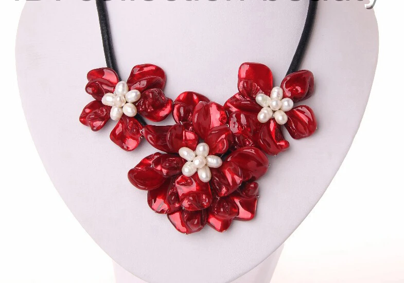 >>>>classic white baroque freshwater pearl red shell flower leather necklace m352
>>>>classic white baroque freshwater pearl red shell flower leather necklace m352