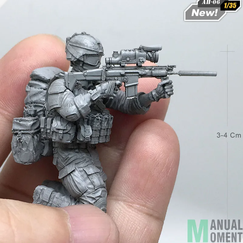 Miniature 1/35 Modern U.S Army Special Forces Individual Soldier G Resin Model Figure Kit AH-06
Miniature 1/35 Modern U.S Army Special Forces Individual Soldier G Resin Model Figure Kit AH-06