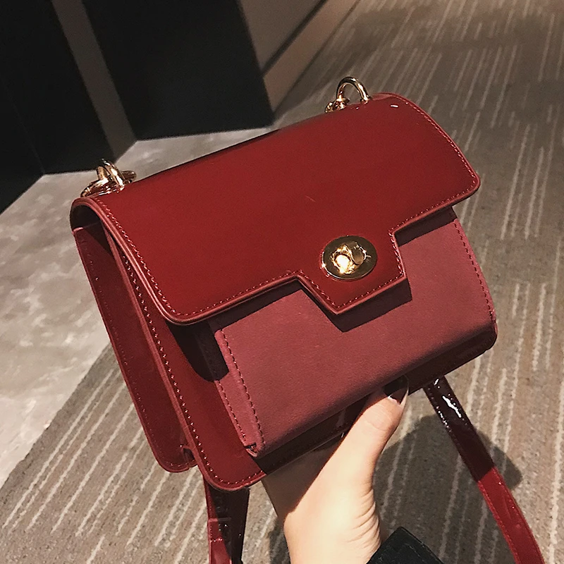 2018 new super fire Korean fashion patent leather scrub simple versatile shoulder slung small square bag.
2018 new super fire Korean fashion patent leather scrub simple versatile shoulder slung small square bag.