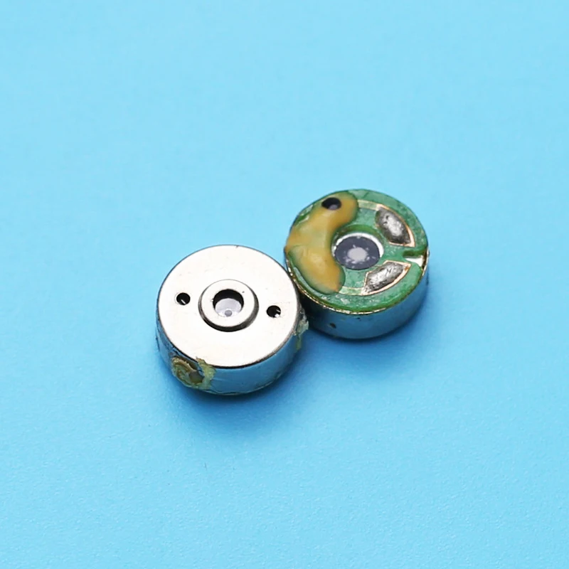2pcs HiFi DIY 10mm 32 ohm Speaker Unit Heavy Bass Headphone Speakers Dual Magnetic Full Range Speakers 110dB/W
2pcs HiFi DIY 10mm 32 ohm Speaker Unit Heavy Bass Headphone Speakers Dual Magnetic Full Range Speakers 110dB/W