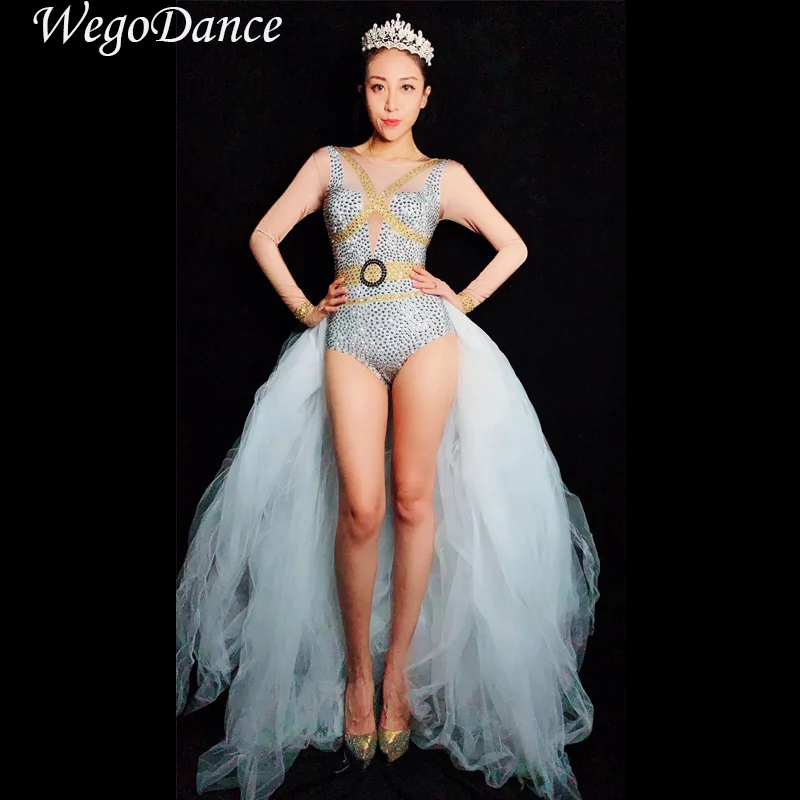 New Fashion White Pattern Tail Spandex Jumpsuit Mesh Trains Birthday Celebrate Rompers Outfit Women Singer Dance Leggings Outfit
New Fashion White Pattern Tail Spandex Jumpsuit Mesh Trains Birthday Celebrate Rompers Outfit Women Singer Dance Leggings Outfit
