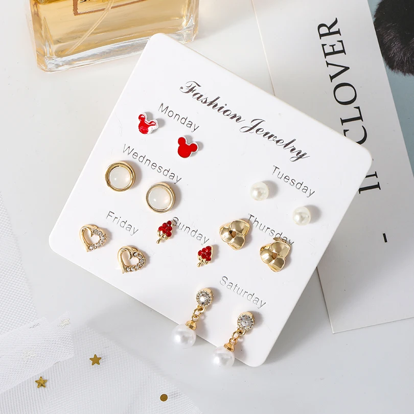 VEKNO Romantic Heart Moon Star Set of 7 Cartilage studs Dainty 6mm Pearl Crystal Heart Strawberry Earring Fashion Set of earring
VEKNO Romantic Heart Moon Star Set of 7 Cartilage studs Dainty 6mm Pearl Crystal Heart Strawberry Earring Fashion Set of earring
