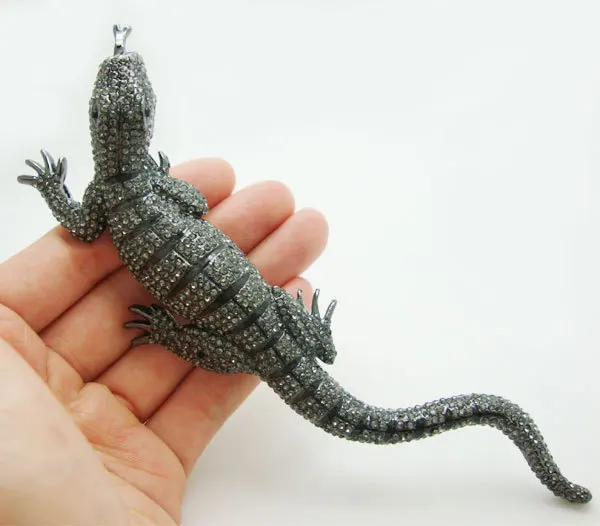 Vintage Retro 6.42" High Quality Gecko Pin Brooch Black Rhinestone Crystal Lizard Classic Women Animal Jewelry Pendant
Vintage Retro 6.42" High Quality Gecko Pin Brooch Black Rhinestone Crystal Lizard Classic Women Animal Jewelry Pendant