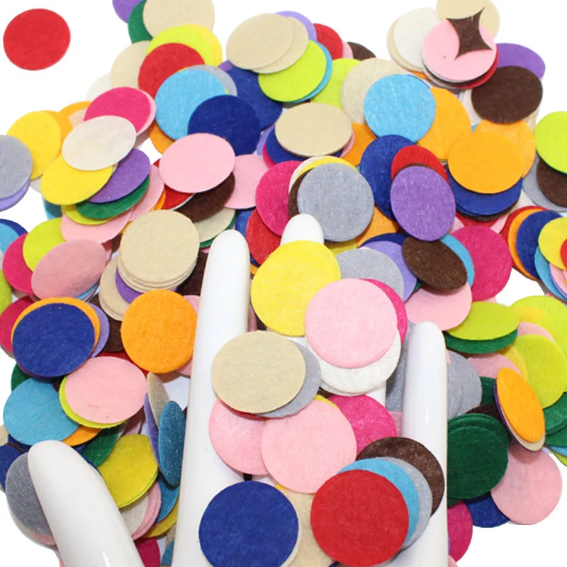 200 PCS 2.5CM DIY Eco-friendly Round Felt Fabric Pads Accessory Patches Circle Felt Pads Fabric Flower Accessories
200 PCS 2.5CM DIY Eco-friendly Round Felt Fabric Pads Accessory Patches Circle Felt Pads Fabric Flower Accessories