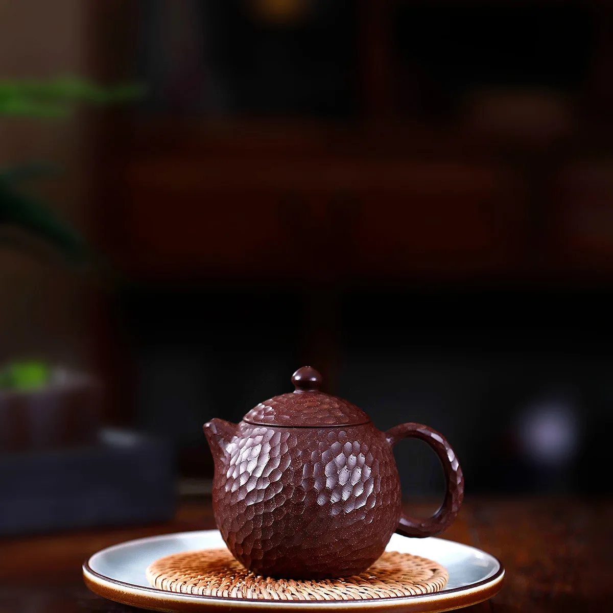 Teapot Famous Full Manual Raw Ore Hammered Dragon Egg Pot With Purple And Red Mud Kungfu Online Teapot Tea Set Suit Gift
Teapot Famous Full Manual Raw Ore Hammered Dragon Egg Pot With Purple And Red Mud Kungfu Online Teapot Tea Set Suit Gift