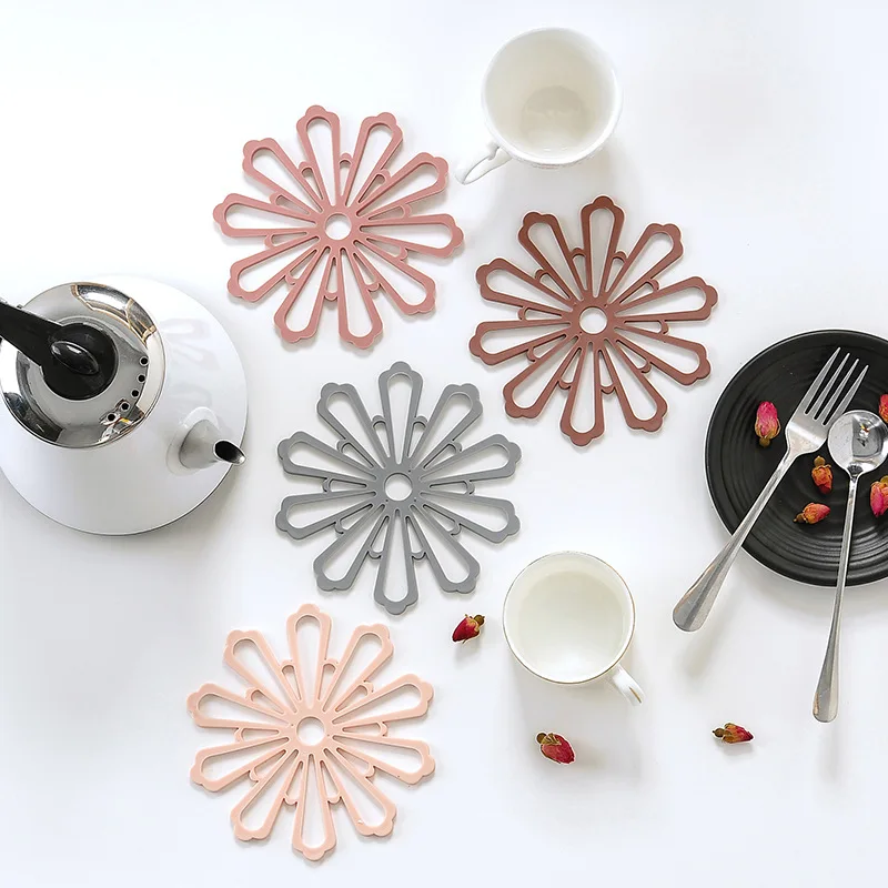 1PC Creative Potholder Flower Pattern Thicken Coaster Dry Pot Mat New Dining Table Mat Bowl Mat Home Kitchen Non-slip Table Mat
1PC Creative Potholder Flower Pattern Thicken Coaster Dry Pot Mat New Dining Table Mat Bowl Mat Home Kitchen Non-slip Table Mat