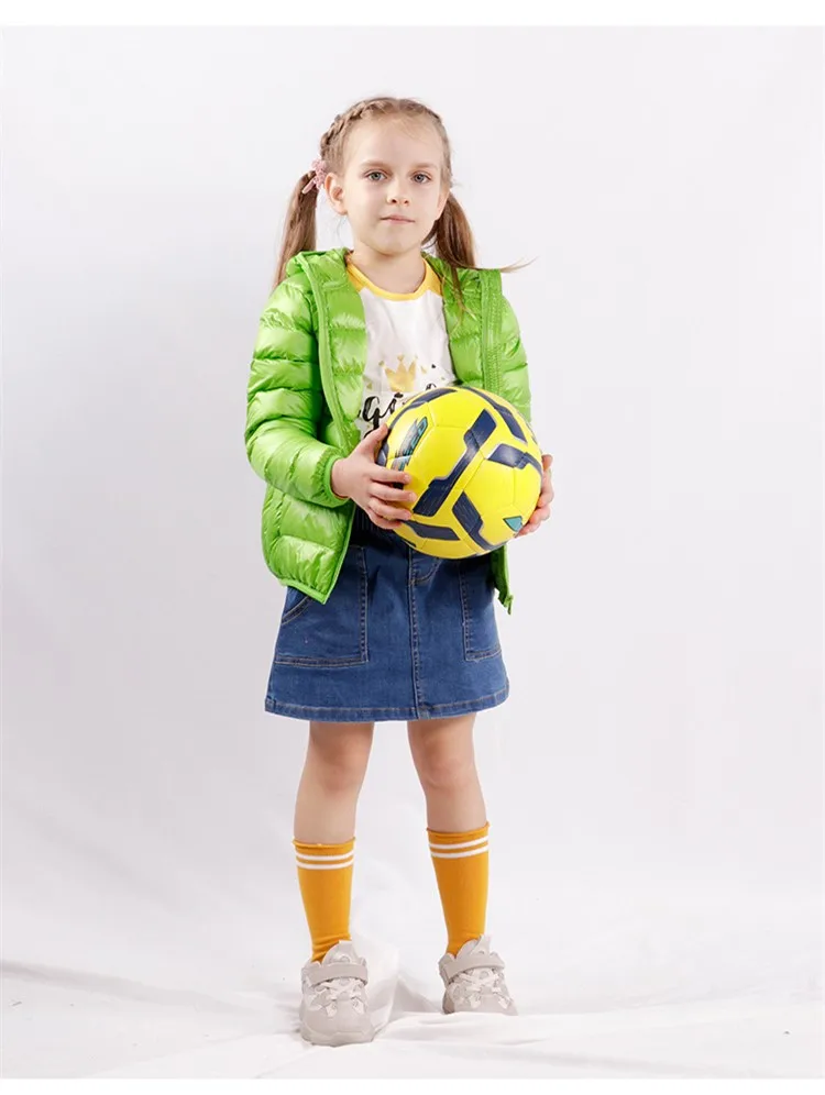 Free shipping new European and American style winter warm light colorful hooded down jacket outerwear both for girls and boys
Free shipping new European and American style winter warm light colorful hooded down jacket outerwear both for girls and boys