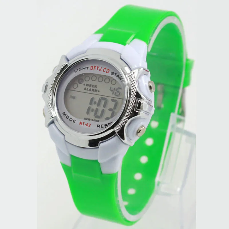 Цифровые многофункциональные спортивные наручные часы с будильником для