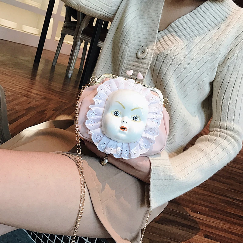 Vintage Fashion Women's Crossbody Messenger Bag Cartoon Mask Doll Pu Leather Shell Shape Female Chain Purse Shoulder Handbag
Vintage Fashion Women's Crossbody Messenger Bag Cartoon Mask Doll Pu Leather Shell Shape Female Chain Purse Shoulder Handbag