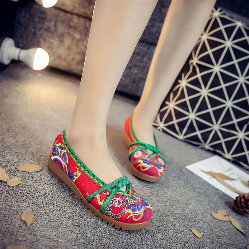 Lace Flower Embroidered Red Women Walking Shoe Flat Heel Elastic Band Soft Soles Comfortable Old Peking Style Shoe Zapatos Mujer
Lace Flower Embroidered Red Women Walking Shoe Flat Heel Elastic Band Soft Soles Comfortable Old Peking Style Shoe Zapatos Mujer