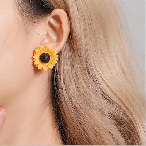 e 1201 Europe and the United States hot items decorated pearl sun flower earrings set female temperament fashion sunflower penda
e 1201 Europe and the United States hot items decorated pearl sun flower earrings set female temperament fashion sunflower penda