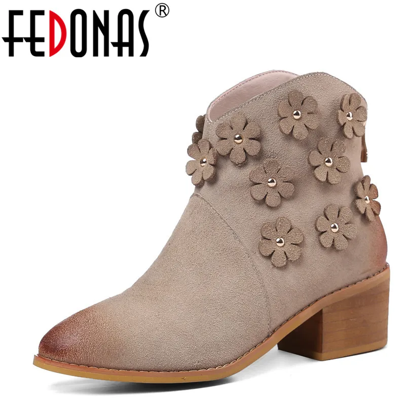 FEDONAS New Women Ankle Boots Cow Suede High Heels Shoes Sweet Flowers Autumn Winter Warm Basic Boots Party Shoes Woman
FEDONAS New Women Ankle Boots Cow Suede High Heels Shoes Sweet Flowers Autumn Winter Warm Basic Boots Party Shoes Woman
