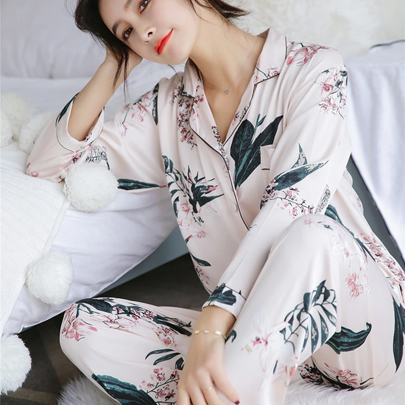 2pcs/set New Pajamas Set Simulation Silk Long Sleeve Shirt Trousers Set Women Plus Size Robe Sleepwear Spring Summer Homewear #F
2pcs/set New Pajamas Set Simulation Silk Long Sleeve Shirt Trousers Set Women Plus Size Robe Sleepwear Spring Summer Homewear #F