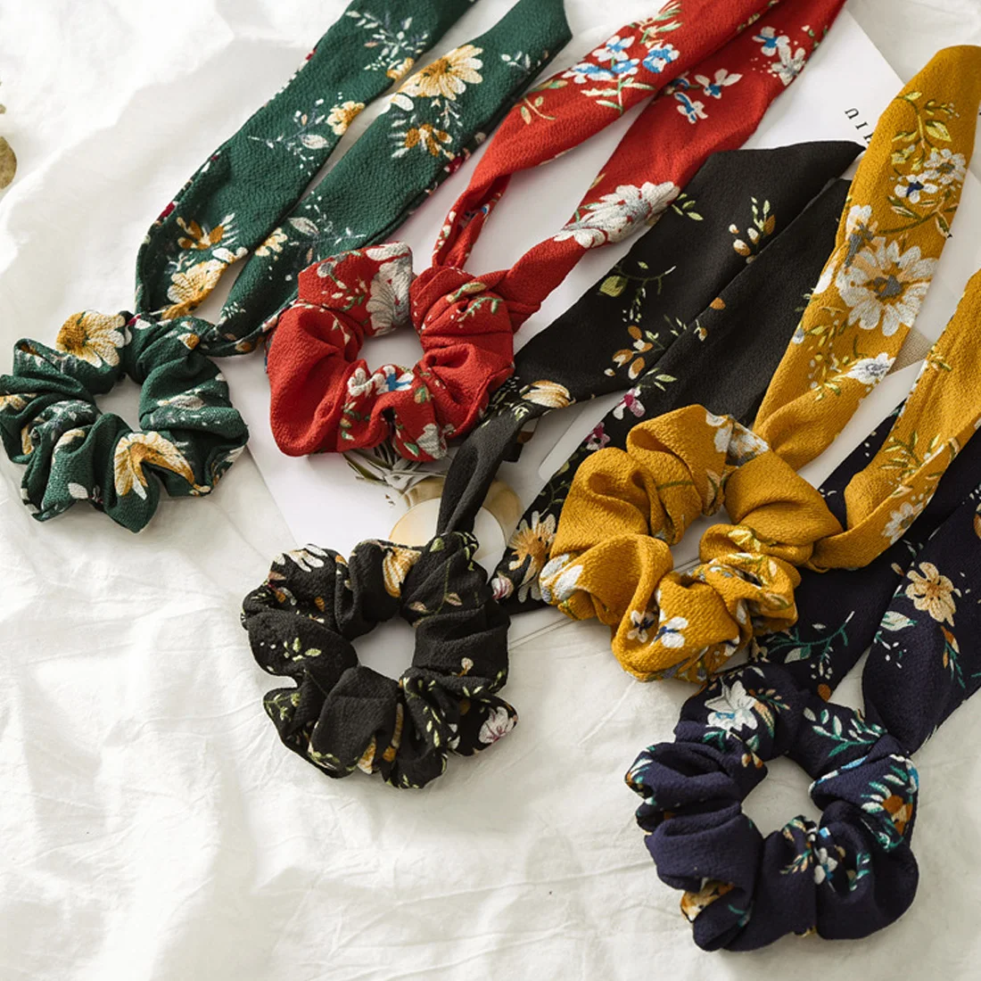 Retro Silk Square Hair Scarf Women Girls Hair Accessories Amoeba Print Hairbands Bow Scrunchies granny chic Hair Rope
Retro Silk Square Hair Scarf Women Girls Hair Accessories Amoeba Print Hairbands Bow Scrunchies granny chic Hair Rope