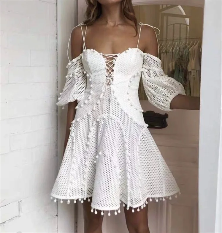 vestido branco Hollow Out Sexy Off the Shoulder Summer Dress 2019 Lace Up Short Sleeve Spaghetti Strap Mini White Dress
vestido branco Hollow Out Sexy Off the Shoulder Summer Dress 2019 Lace Up Short Sleeve Spaghetti Strap Mini White Dress