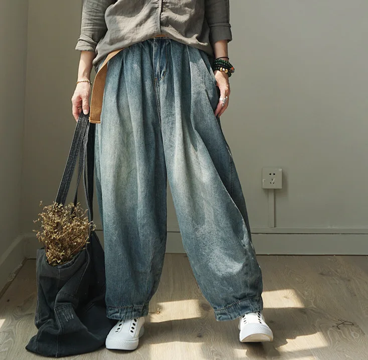 Spring Jeans Retro Women Large size Loose Denim Pants New Button Zipper pocket Bleached Ladies Denim knickerbockers 2019
Spring Jeans Retro Women Large size Loose Denim Pants New Button Zipper pocket Bleached Ladies Denim knickerbockers 2019
