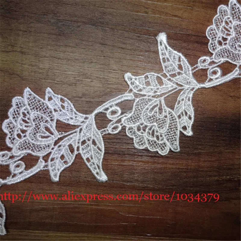 Delicate 6Yards Ivory Wedding Flower Venice Lace Trim Polyester Applique Sewing Trims Craft 10cm LW0019
Delicate 6Yards Ivory Wedding Flower Venice Lace Trim Polyester Applique Sewing Trims Craft 10cm LW0019
