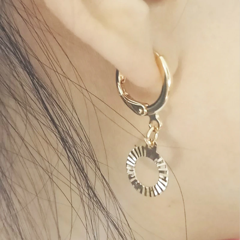 New Earrings Fashion Jewelry Personality Circle Rivets Best Selling Simple Popular Gold Geometric Earrings For Women Wholesale
New Earrings Fashion Jewelry Personality Circle Rivets Best Selling Simple Popular Gold Geometric Earrings For Women Wholesale