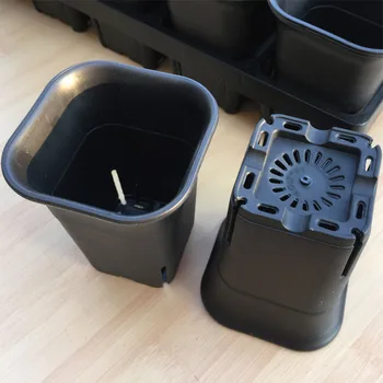The new round mouth side leakage breathable thicker plastic flower pots Vientiane
The new round mouth side leakage breathable thicker plastic flower pots Vientiane