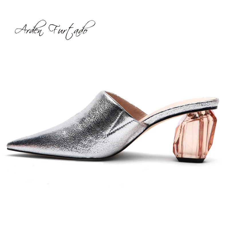 Arden Furtado Summer Fashion Women's Shoes Pointed Toe Chunky Heels Mules Sexy Elegant Slippers silver gold Leather slides 44 45
Arden Furtado Summer Fashion Women's Shoes Pointed Toe Chunky Heels Mules Sexy Elegant Slippers silver gold Leather slides 44 45
