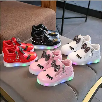 New Fashion Children Shoes With Flash Kids Light Chaussure Led baby boys Girls Shoes With Bow Sports Breathable Sneakers
New Fashion Children Shoes With Flash Kids Light Chaussure Led baby boys Girls Shoes With Bow Sports Breathable Sneakers