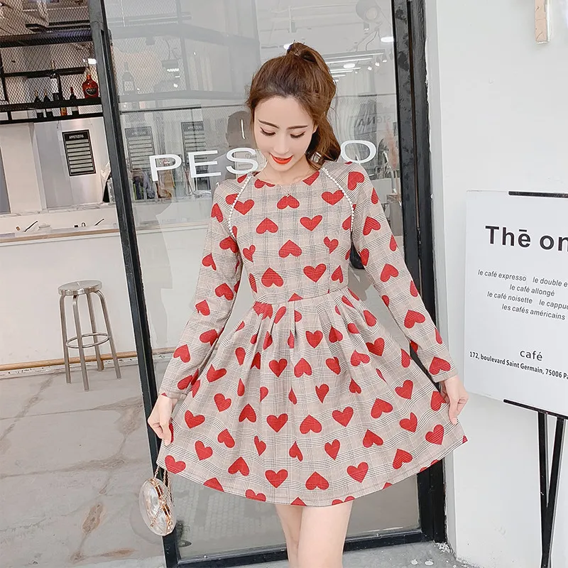 2019 New Spring Fashion Women's Clothing O-neck Heart Printing Dress Long Sleeves Beading A-line Dresses Female
2019 New Spring Fashion Women's Clothing O-neck Heart Printing Dress Long Sleeves Beading A-line Dresses Female