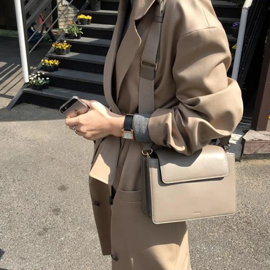 Ins Designer PU Leather Small Flap Bags Simple Multi-layer Women Bag Crossbody Bags for Women Luxury Messenger Bag Purses 2019
Ins Designer PU Leather Small Flap Bags Simple Multi-layer Women Bag Crossbody Bags for Women Luxury Messenger Bag Purses 2019