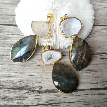 6Pcs Natural geode druse crystal stone with labradorite pendant,gems geode quartz charms Jewelry Necklace Making P711
6Pcs Natural geode druse crystal stone with labradorite pendant,gems geode quartz charms Jewelry Necklace Making P711