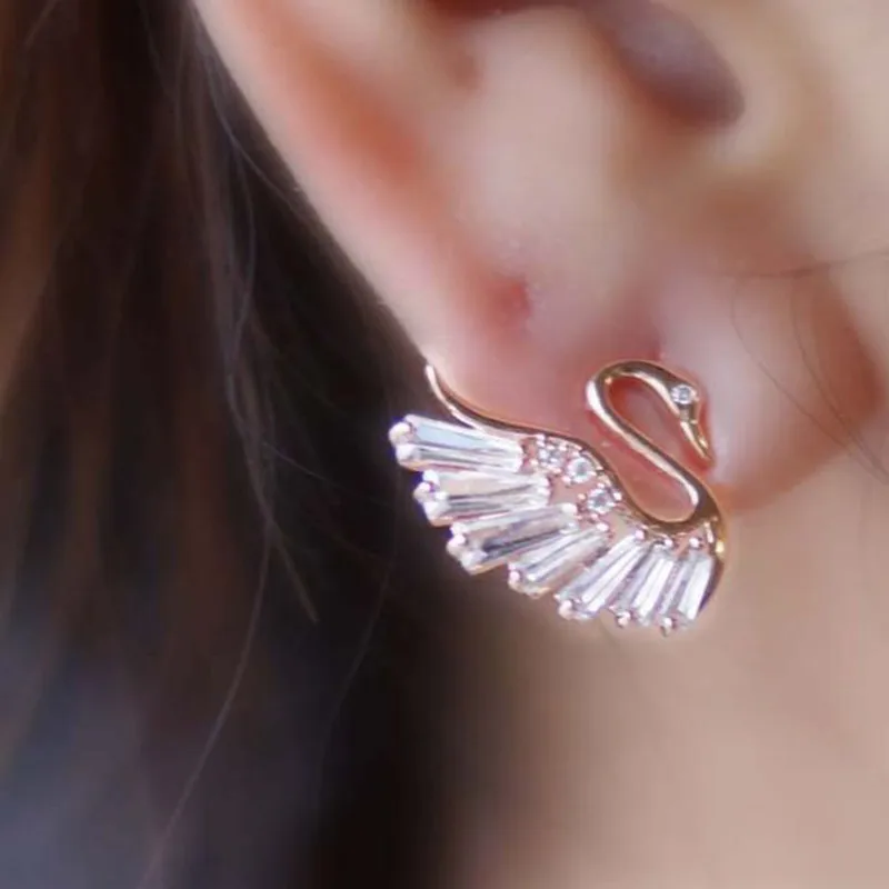 Chic Elegant Ear Studs Gold Color Anti-sensitive White Swan Earrings Joker Female Dress Stud Earring Animal Jewelry A3Q918
Chic Elegant Ear Studs Gold Color Anti-sensitive White Swan Earrings Joker Female Dress Stud Earring Animal Jewelry A3Q918