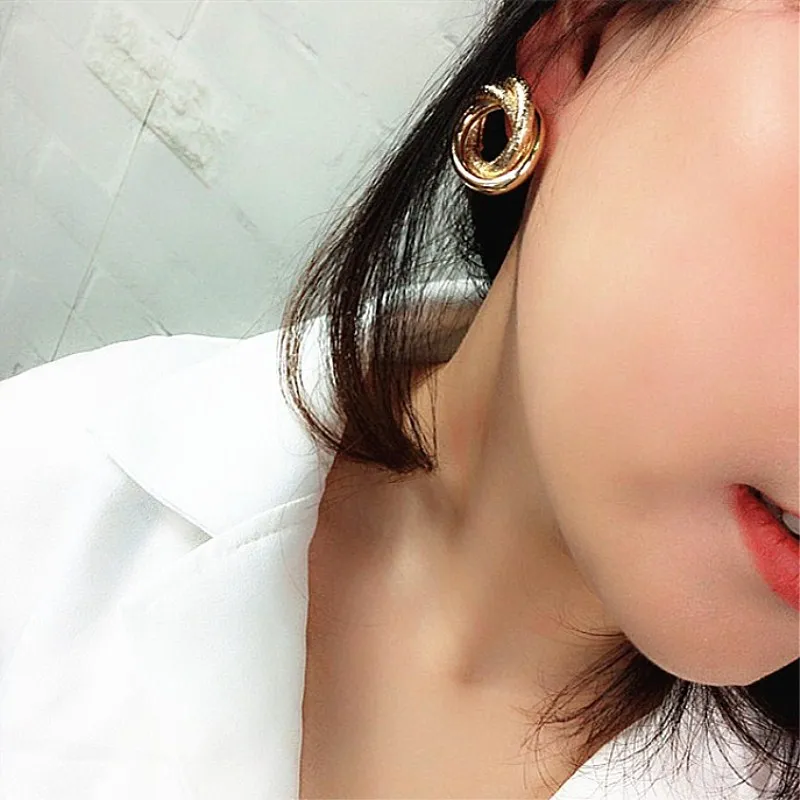 New Geometric Irregular Round Twisted Tube Stud Earrings for Women Punk Vintage Statement Charm Earring Party Accessories Bijoux
New Geometric Irregular Round Twisted Tube Stud Earrings for Women Punk Vintage Statement Charm Earring Party Accessories Bijoux