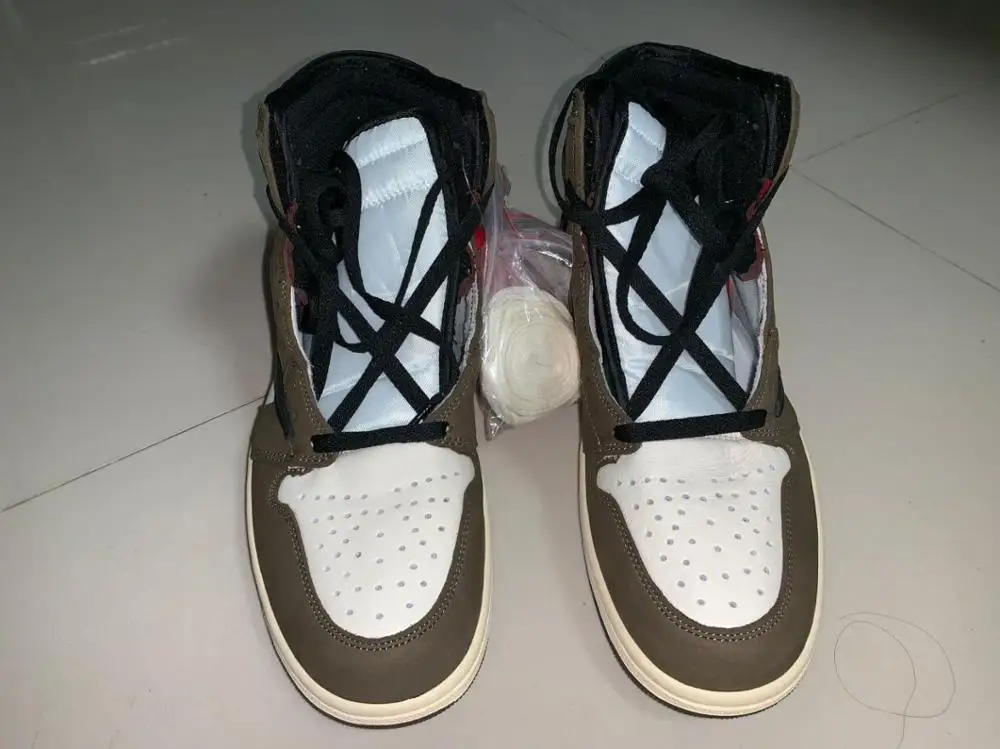 Originals quality Travis Scotts camo 1 High OG TS SP MEN Basketball Shoes army green color SIZE US7-US12
Originals quality Travis Scotts camo 1 High OG TS SP MEN Basketball Shoes army green color SIZE US7-US12