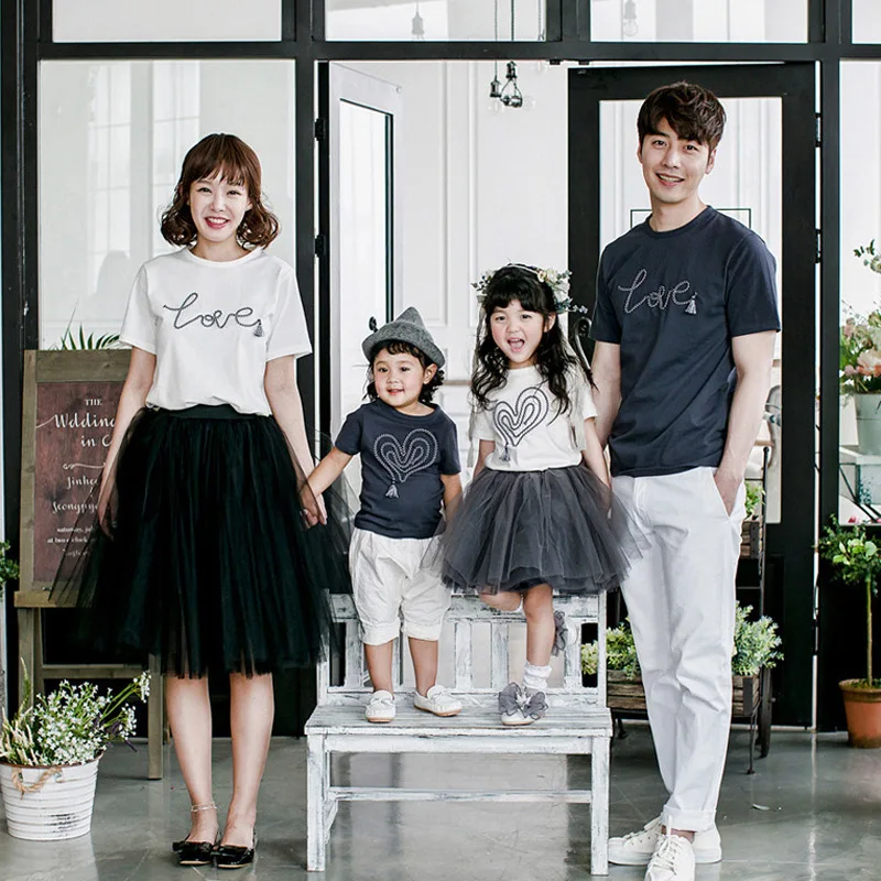 Family Tassel Dress Father Son T - Shirts Mommy and Me Clothes for Mom and Daughter Dresse Bebes Mummy Girls Tutu Lace Skirt
Family Tassel Dress Father Son T - Shirts Mommy and Me Clothes for Mom and Daughter Dresse Bebes Mummy Girls Tutu Lace Skirt