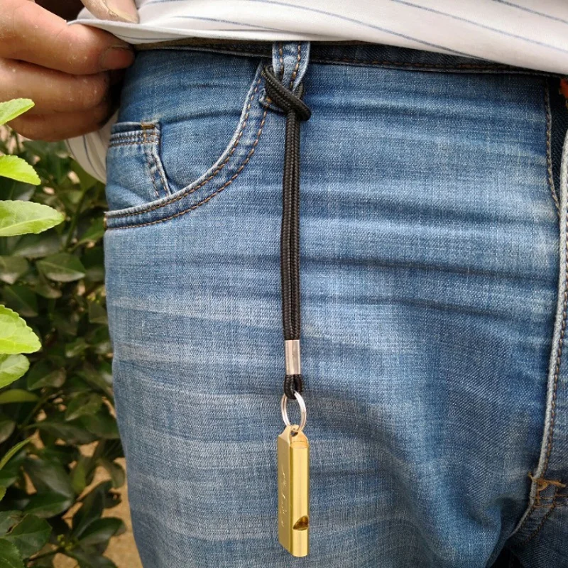 Whistle 150db Keychain Double Tube High Decibel Stainless Steel Camping Keychain Whistle Outdoor Emergency Survival Tools
Whistle 150db Keychain Double Tube High Decibel Stainless Steel Camping Keychain Whistle Outdoor Emergency Survival Tools