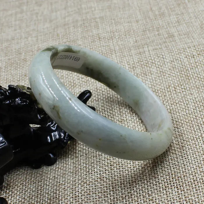 102727 Certified Grade "A" Natural Green Jadeite Jade Gems Bracelet Bangle 59mm 
102727 Certified Grade "A" Natural Green Jadeite Jade Gems Bracelet Bangle 59mm