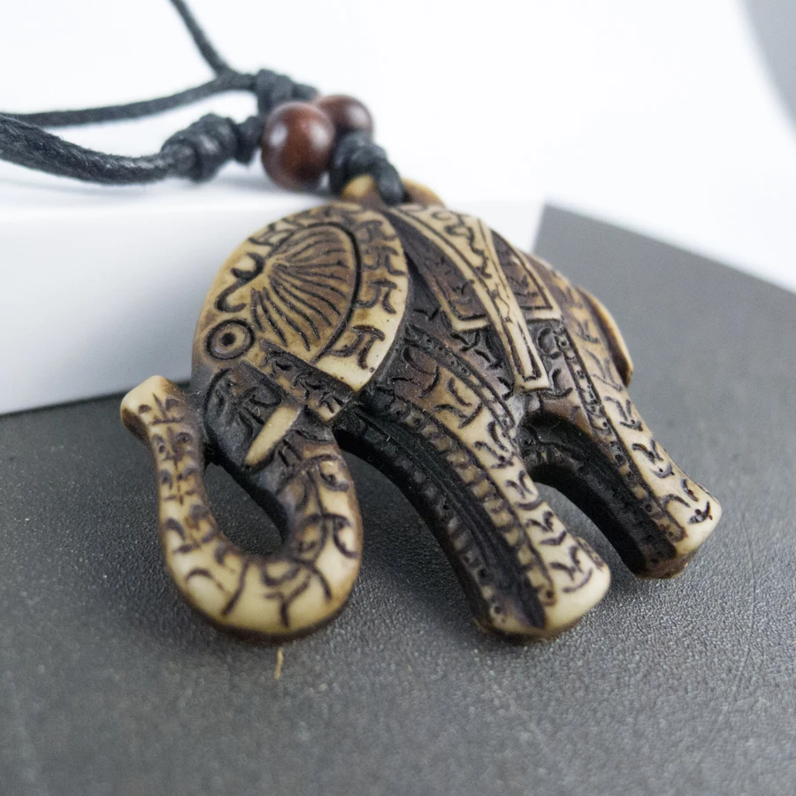 Figure Elephant Pendants Bone Art Imitation Yak Bone Material Necklace Pendant Vintage Men's Necklaces #GZ107
Figure Elephant Pendants Bone Art Imitation Yak Bone Material Necklace Pendant Vintage Men's Necklaces #GZ107