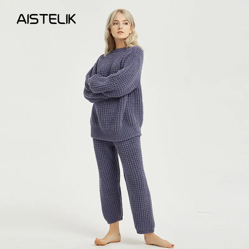 New autumn and winter women's pajamas warm casual comfortable fashion long-sleeved pajamas round neck home service sleepwear
New autumn and winter women's pajamas warm casual comfortable fashion long-sleeved pajamas round neck home service sleepwear
