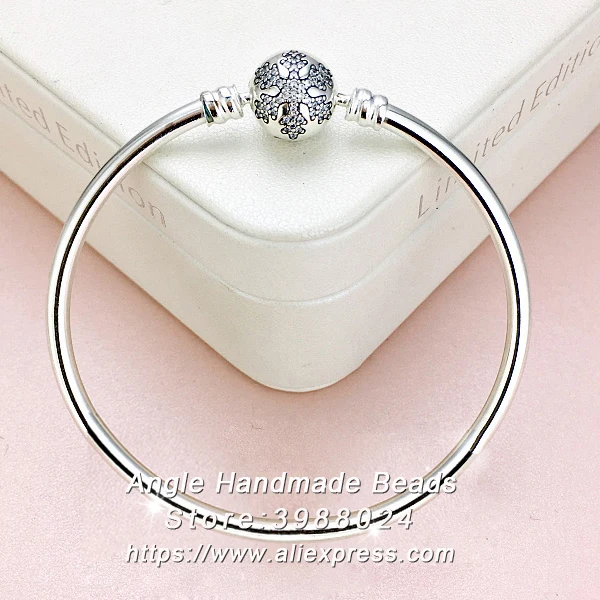 2016 Winter S925 Sterling Silver Snowflake With Clear CZ Bangle Fit DIY Jewelry European Charm Beads PZ011
2016 Winter S925 Sterling Silver Snowflake With Clear CZ Bangle Fit DIY Jewelry European Charm Beads PZ011