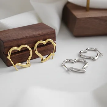 Silvology 925 Sterling Silver Heart Earrings Openwork Texture Elegant Fashionable Stud Earrings For Women 2019 Summer Jewelry
Silvology 925 Sterling Silver Heart Earrings Openwork Texture Elegant Fashionable Stud Earrings For Women 2019 Summer Jewelry