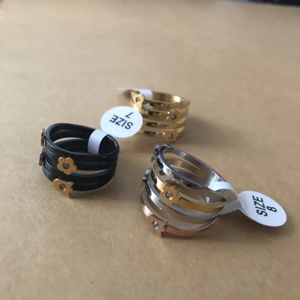 2019 NEW fashion style 3 layer wide band stainless ring with crown heart flower cute bear style black gold silver ring for women
2019 NEW fashion style 3 layer wide band stainless ring with crown heart flower cute bear style black gold silver ring for women