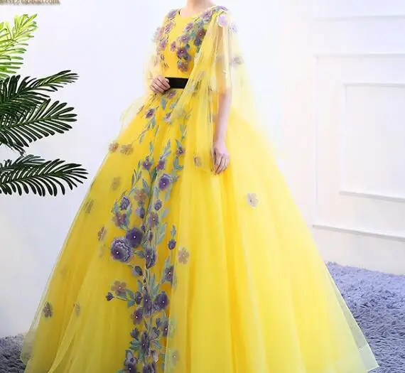 100%real yellow cutting flower petals veil shoulder gown Medieval Renaissance Gown Victorian dress Marie Antoinette/ Belle ball
100%real yellow cutting flower petals veil shoulder gown Medieval Renaissance Gown Victorian dress Marie Antoinette/ Belle ball