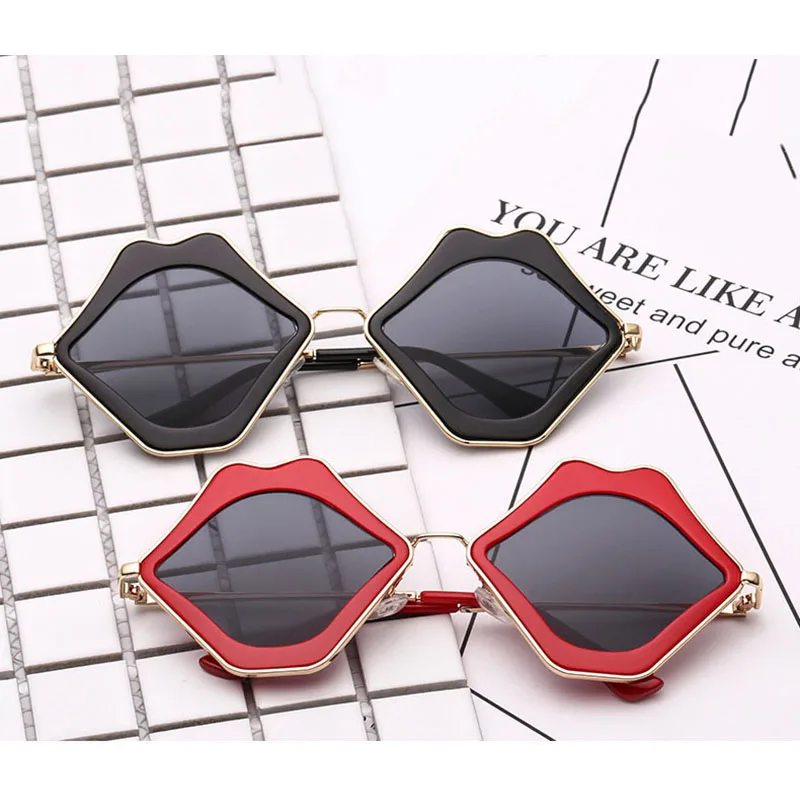 2018 Personality Sunglasses Lips Frame Women Metal Fashion Sun Glasses Sexy Designer Red Lips Lady Preference Eyewear UV400
2018 Personality Sunglasses Lips Frame Women Metal Fashion Sun Glasses Sexy Designer Red Lips Lady Preference Eyewear UV400