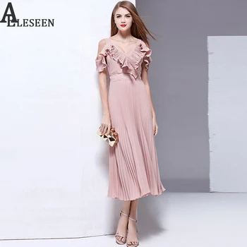 New Arrival Summer Dresses 2018 Fashion High Quality Off The Shoulder Ruffles V-Neck Hollow Out Patchwork Draped Sexy Long Dress
New Arrival Summer Dresses 2018 Fashion High Quality Off The Shoulder Ruffles V-Neck Hollow Out Patchwork Draped Sexy Long Dress