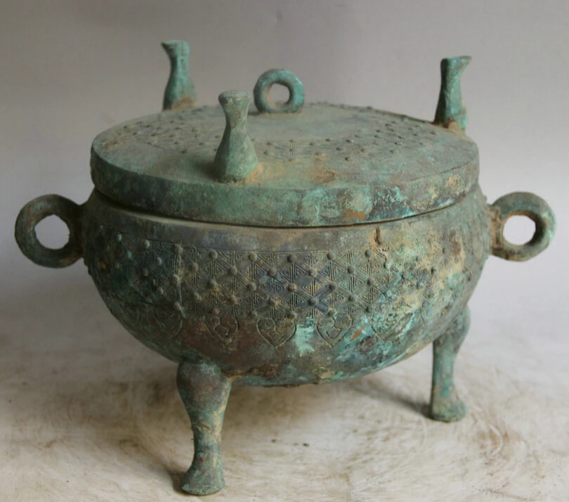 Collectible bronze S1977 11" Old Chinese Bronze 3 Foot handle foodstuff food vessel Pot Jar Crock kettle
Collectible bronze S1977 11" Old Chinese Bronze 3 Foot handle foodstuff food vessel Pot Jar Crock kettle