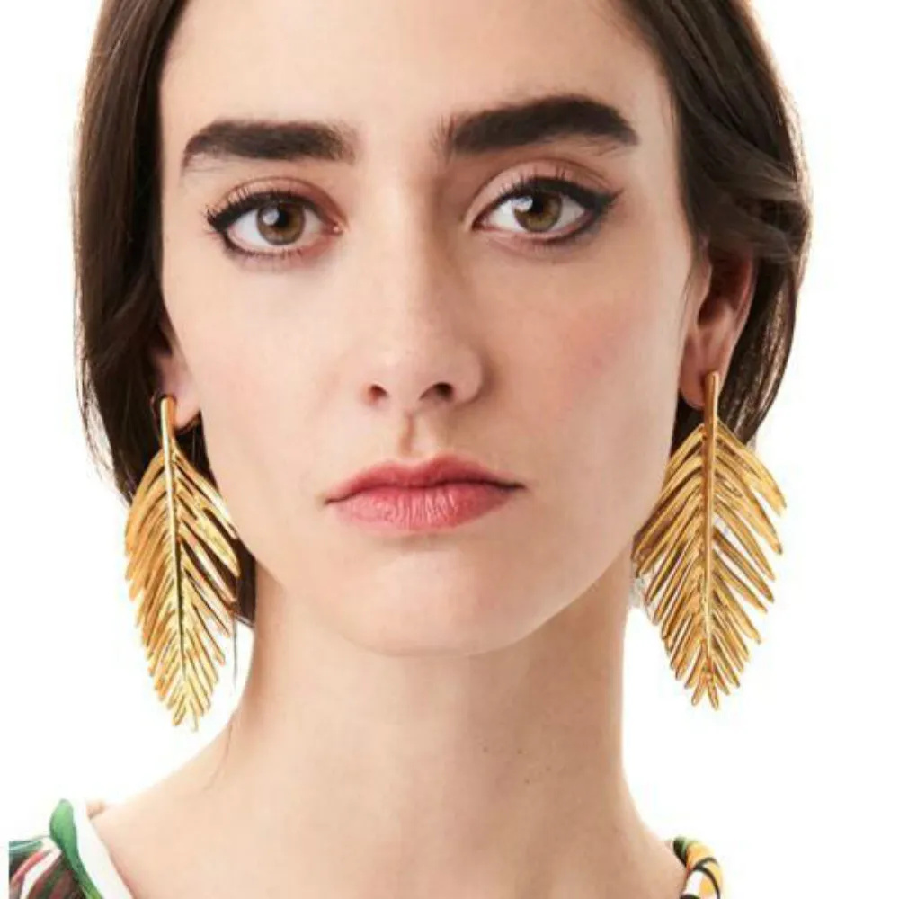 2019 New Fashion Gold Silver Color Branch Leaf Pendant Long Earrings For Women Night Club Party Punk Statement Stud Earrings
2019 New Fashion Gold Silver Color Branch Leaf Pendant Long Earrings For Women Night Club Party Punk Statement Stud Earrings