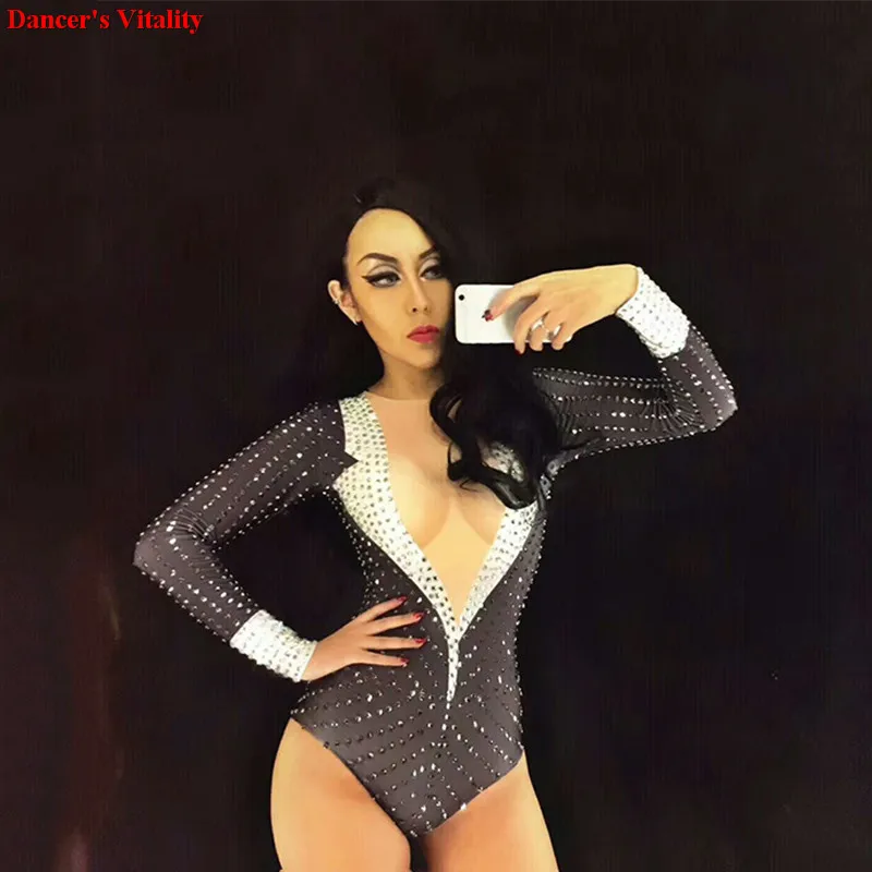 Female costume Rhinestone Sexy Jumpsuit Bodysuit outfit singer dancer nightclub bar Prom stage costumes for singers Sexy Costum
Female costume Rhinestone Sexy Jumpsuit Bodysuit outfit singer dancer nightclub bar Prom stage costumes for singers Sexy Costum