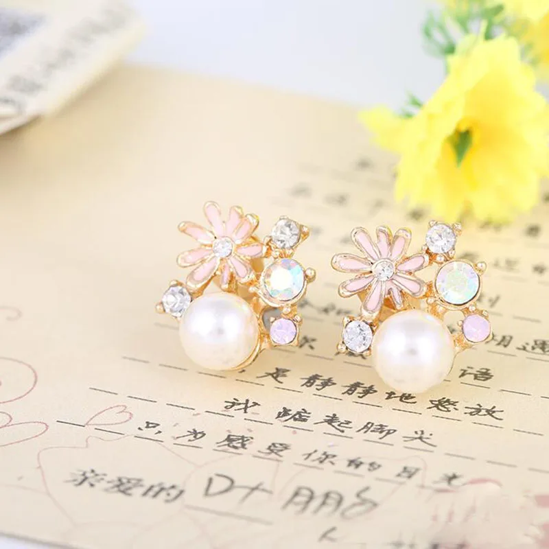 New Design Colorful Rhinestone Faux Pearl Enamel Daisy flowers Clip on Earrings No Pierced for Women Party Ear Clip Bijouterie
New Design Colorful Rhinestone Faux Pearl Enamel Daisy flowers Clip on Earrings No Pierced for Women Party Ear Clip Bijouterie
