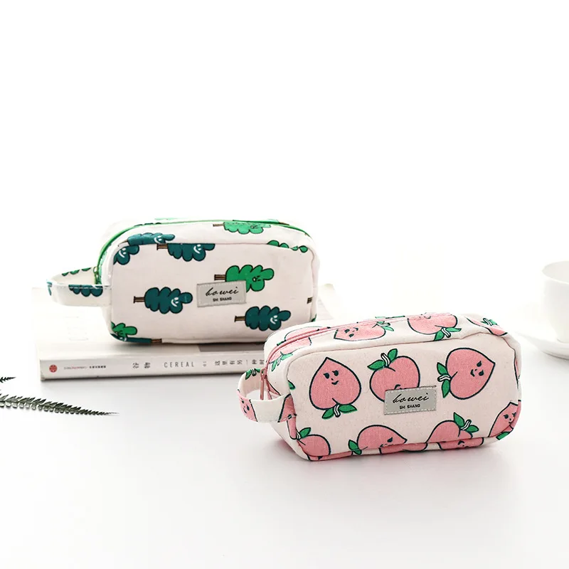 Cute Green leaf Peach pencil case Big Capacity Canvas pencil box Stationery pouch pen bag gift school supplies canetas Zakka
Cute Green leaf Peach pencil case Big Capacity Canvas pencil box Stationery pouch pen bag gift school supplies canetas Zakka