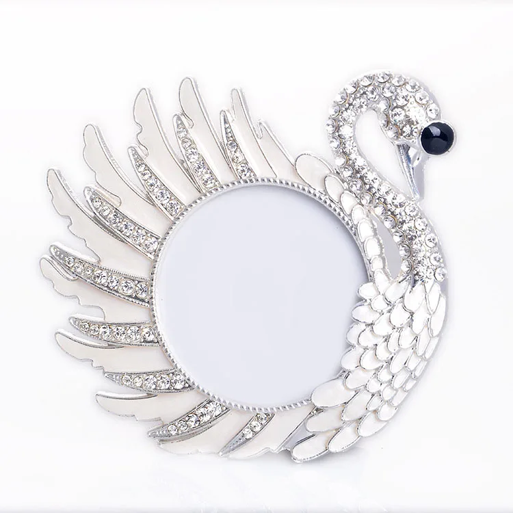 1pcs Diy Picture Frame Poster Frame Photo Fame Cadre Photo Murale Zinc Alloy Picture Frame Swan Zincification For Living Room
1pcs Diy Picture Frame Poster Frame Photo Fame Cadre Photo Murale Zinc Alloy Picture Frame Swan Zincification For Living Room